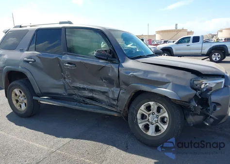 2021 Toyota 4Runner Sr5 z USA, uszkodzony, nr VIN JTEEU5JR7M5238517